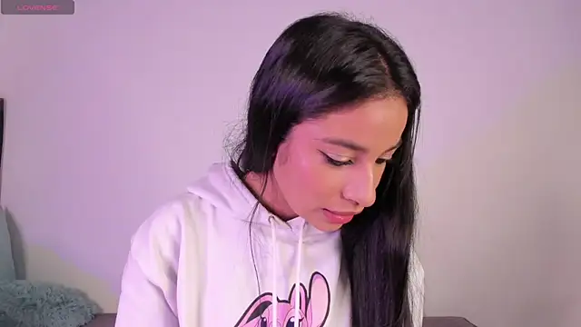 lillielover16 online show from January 6, 12:03 am