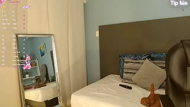 violeta leon online show from October 15, 7:00 am