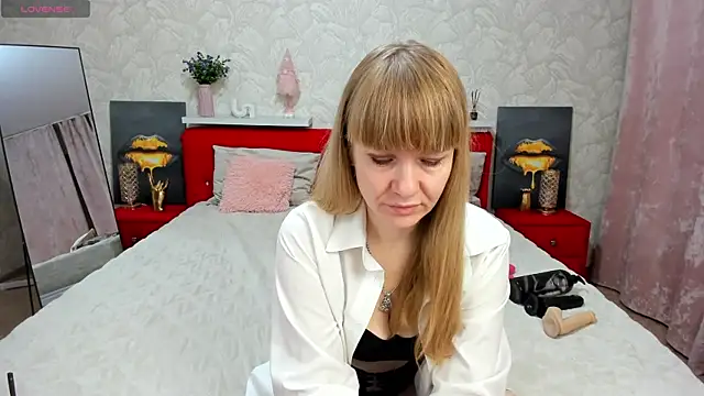 KattyPeachX online show from November 24, 1:40 am