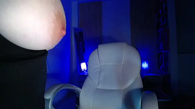 kittyhouse hs online show from November 12, 9:46 pm