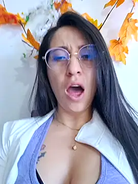 Snapshot of VALERY-03_ chatting on October 2, 12:43 pm VALERY-03 online show from October 2, 12:43 pm