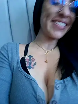Snapshot of VALERY-03_ chatting on October 16, 12:30 pm VALERY-03 online show from October 16, 12:30 pm