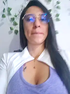 Snapshot of VALERY-03_ chatting on October 8, 12:31 pm VALERY-03 online show from October 8, 12:31 pm