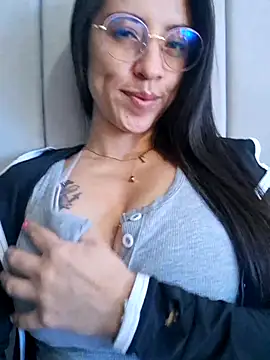 Snapshot of VALERY-03_ chatting on September 24, 12:04 pm VALERY-03 online show from September 24, 12:04 pm