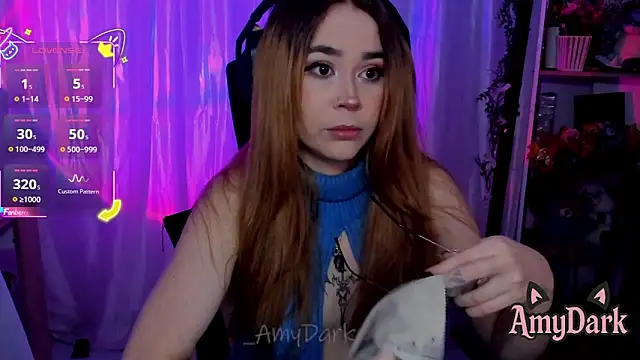 Snapshot of _AmyDark chatting on October 12, 8:11 pm AmyDark online show from October 12, 8:11 pm