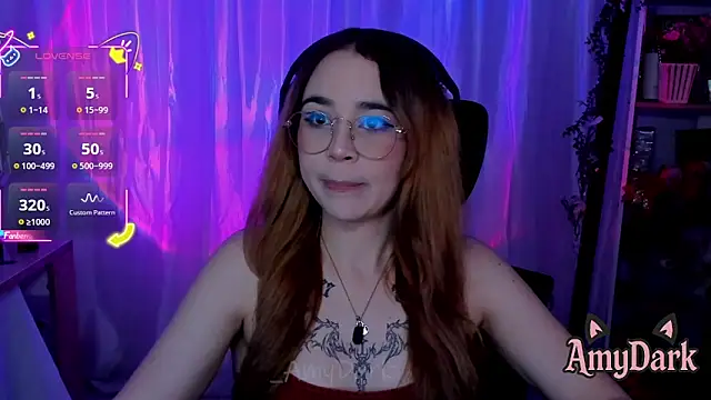 Snapshot of _AmyDark chatting on October 9, 10:03 pm AmyDark online show from October 9, 10:03 pm
