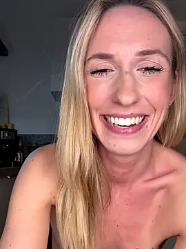 lola tentatiion online show from October 9, 8:46 pm