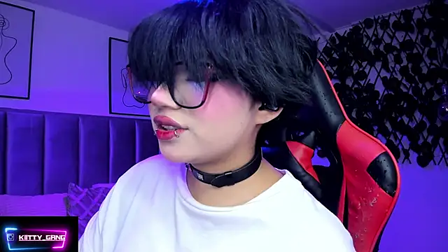 Kitty Gang online show from February 27, 2:00 am