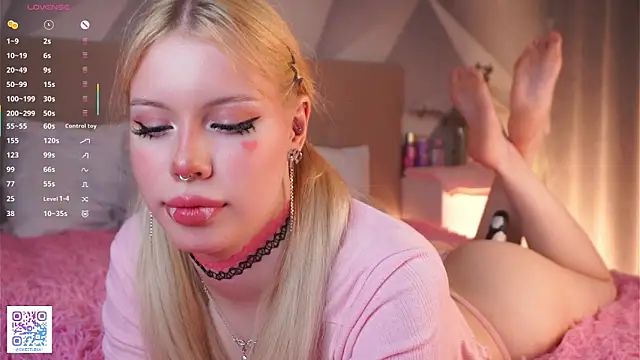 ZaraDudley online show from April 19, 8:00 pm