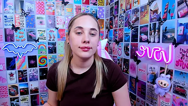 MiaMilas online show from May 19, 2:02 pm