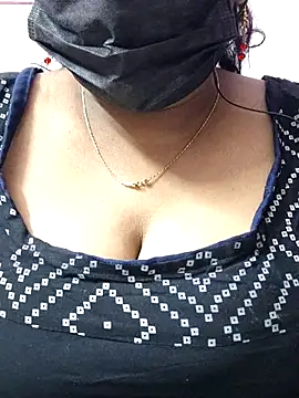 mallu-sumi online show from November 9, 7:10 pm