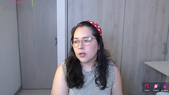Snapshot of May_Carlier chatting on October 9, 9:08 pm May Carlier online show from October 9, 9:08 pm