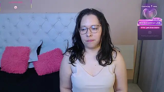 May Carlier online show from January 12, 8:25 pm