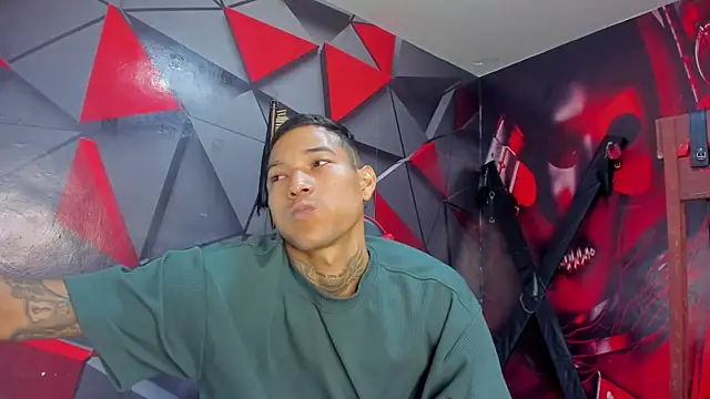 Hana and Zeta online show from November 18, 12:50 pm