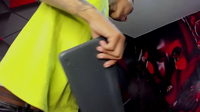 Hana and Zeta online show from September 12, 12:12 pm