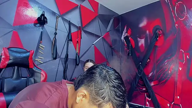 Hana and Zeta online show from January 11, 12:43 pm