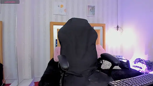 Snapshot of pettit_courtny chatting on September 27, 11:45 pm pettit courtny online show from September 27, 11:45 pm