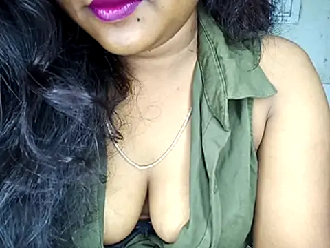 Snapshot of Muktha chatting on October 18, 5:04 pm Muktha online show from October 18, 5:04 pm