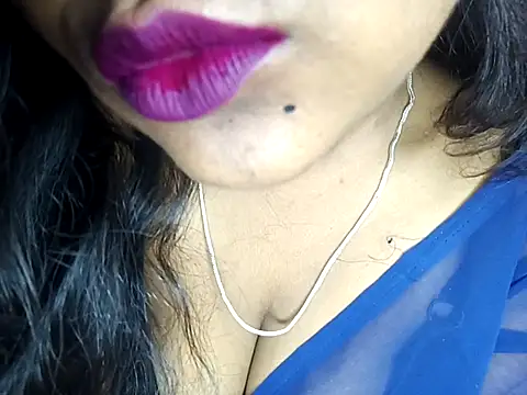 Snapshot of Muktha chatting on September 30, 2:39 am Muktha online show from September 30, 2:39 am