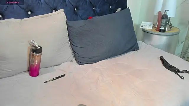  maria foxx  online show from April 16, 9:39 pm