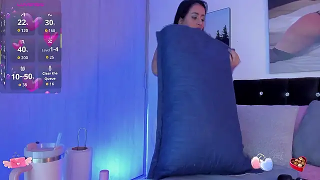 vaiolet triana online show from February 27, 2:39 pm