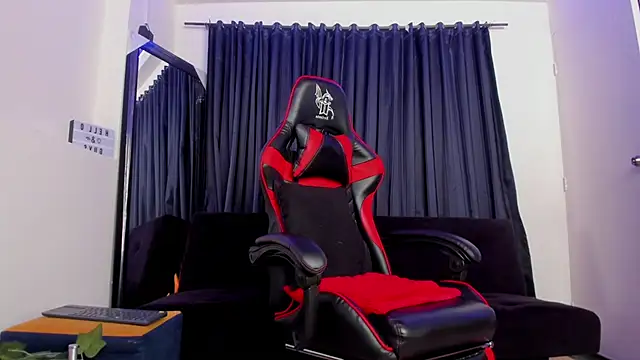 Keyth clement online show from November 1, 9:19 pm