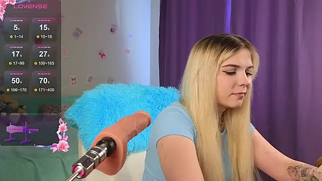 Snapshot of Kate_Legend chatting on October 18, 3:20 am Kate Legend online show from October 18, 3:20 am