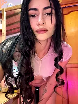 Snapshot of emilie_xx_ chatting on October 2, 8:36 pm emilie xx online show from October 2, 8:36 pm