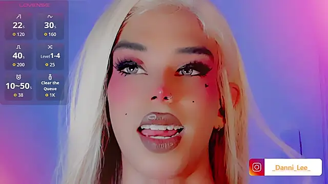 DanniLee  online show from November 16, 8:20 pm