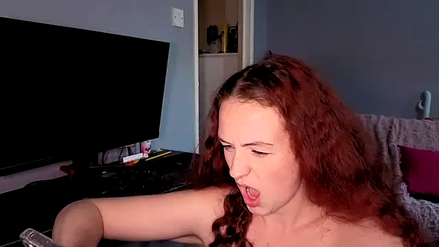 ENGLISHEMILY 69 online show from October 23, 2:23 pm