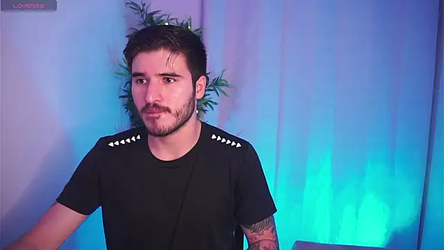 Tony Wylie online show from December 17, 10:47 pm