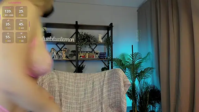 careful i bite nya online show from September 29, 12:32 pm