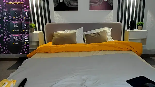 Snapshot of Tanita_Lambic chatting on September 13, 1:57 am Tanita Lambic online show from September 13, 1:57 am