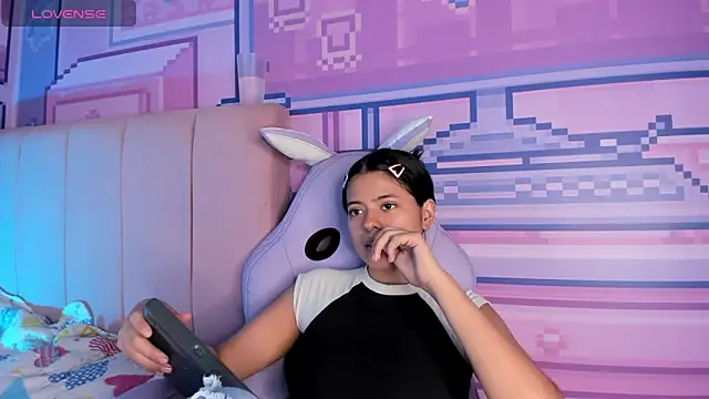  18alice online show from March 2, 8:37 pm