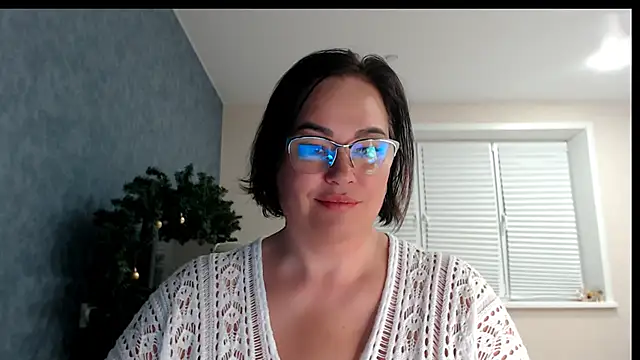 Nora Star online show from December 14, 9:31 pm