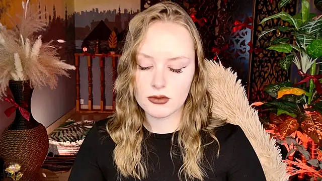 VivienLeeigh online show from February 13, 9:11 am