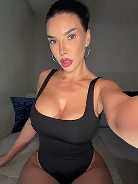 krissiswrld- online show from March 30, 6:18 pm