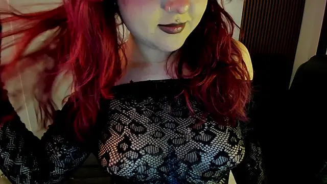 Snapshot of crimson_tati_ chatting on September 24, 6:45 am crimson tati online show from September 24, 6:45 am
