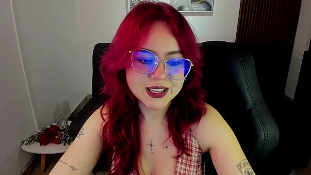 Snapshot of crimson_tati_ chatting on September 9, 4:56 am crimson tati online show from September 9, 4:56 am