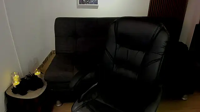 Snapshot of crimson_tati_ chatting on September 26, 7:06 am crimson tati online show from September 26, 7:06 am