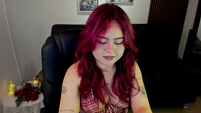 Snapshot of crimson_tati_ chatting on September 27, 7:15 am crimson tati online show from September 27, 7:15 am