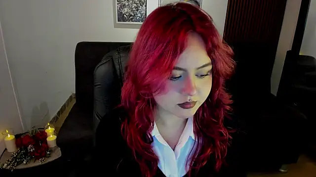 Snapshot of crimson_tati_ chatting on September 30, 3:34 am crimson tati online show from September 30, 3:34 am