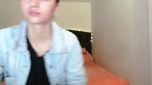 holy juli online show from March 26, 5:20 am