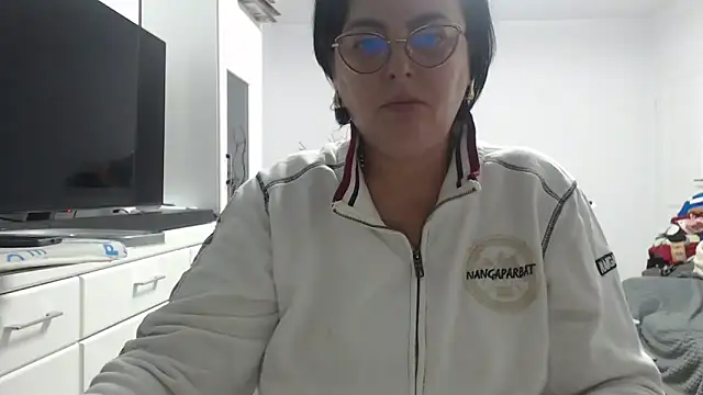 Amandamuller1982 online show from November 6, 8:48 pm