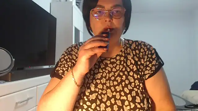 Amandamuller1982 online show from June 1, 10:32 pm