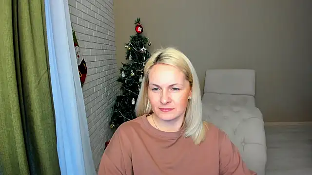 Alicee Gracee online show from December 17, 12:09 pm