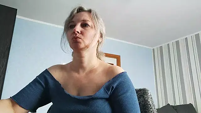 EdithManning online show from February 8, 7:45 am