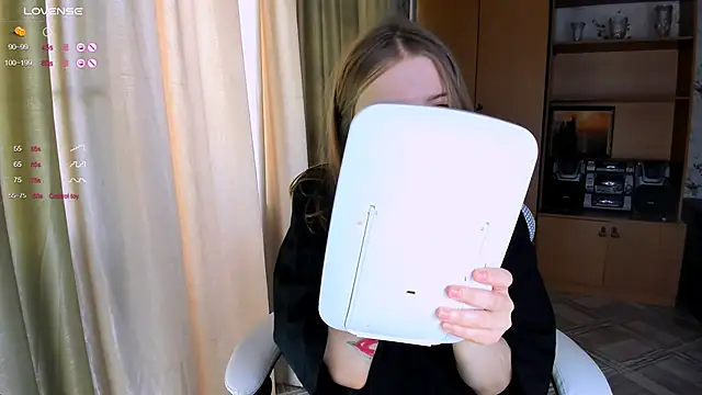 princessaalicc online show from November 22, 7:55 am