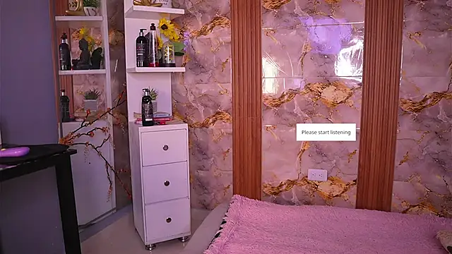 zoey-fox online show from February 22, 11:05 pm