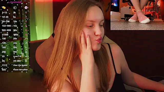 KellyPoter online show from October 25, 9:17 am